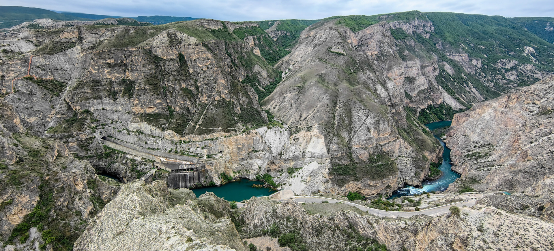 Создание водохранилищ приводит