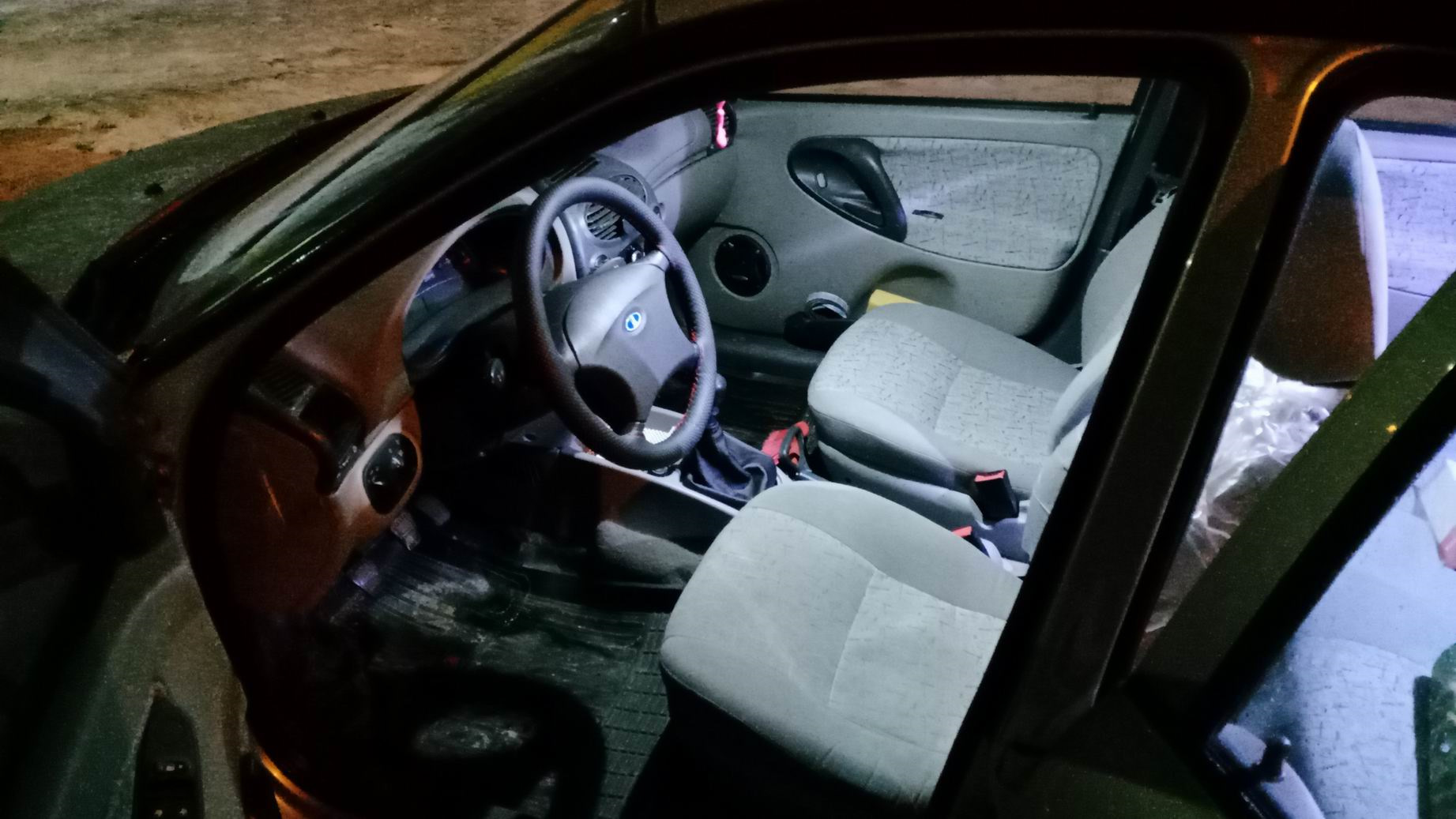 Подсветка задним пассажирам в Калине — Lada Калина седан, 1,6 л, 2007 ...