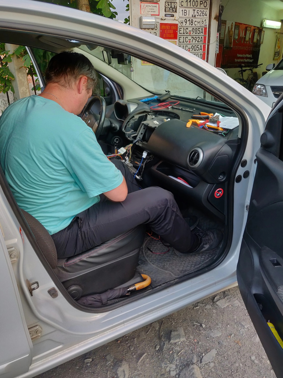 Установка процессорной магнитолы Pioneer FX 730bt — Nissan Note (1G), 1 ...