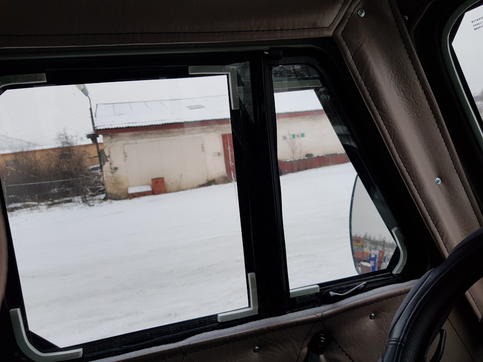 Водительская дверь. — Lexus RX (2G)