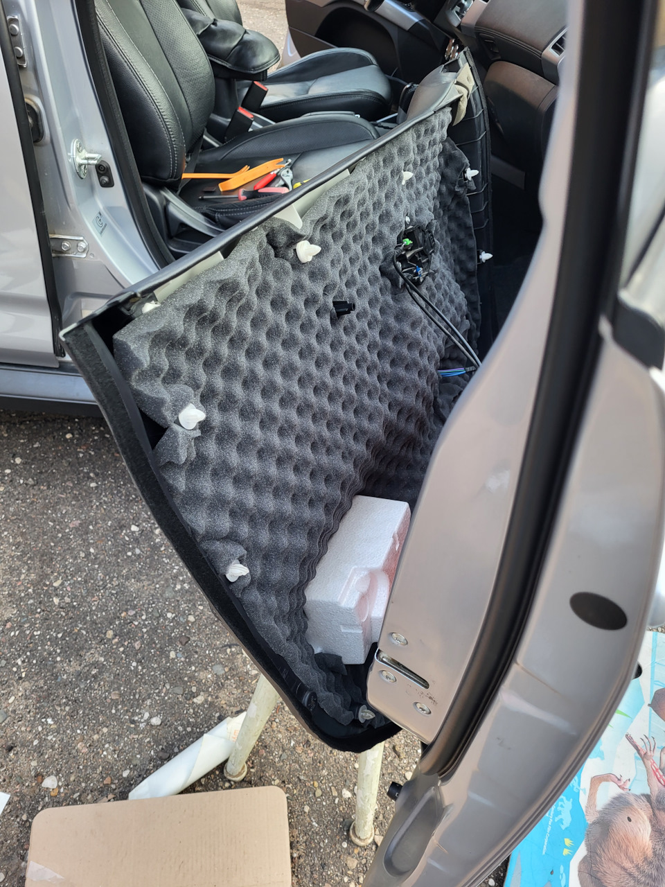 Зашумил передние двери + JBL stage1 601C — Mitsubishi Outlander XL