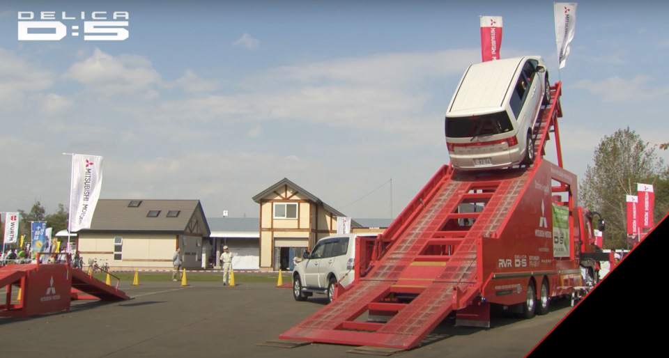 Таких гор даже в Японии нет, но выглядит круто! — Honda Stepwgn (6G)