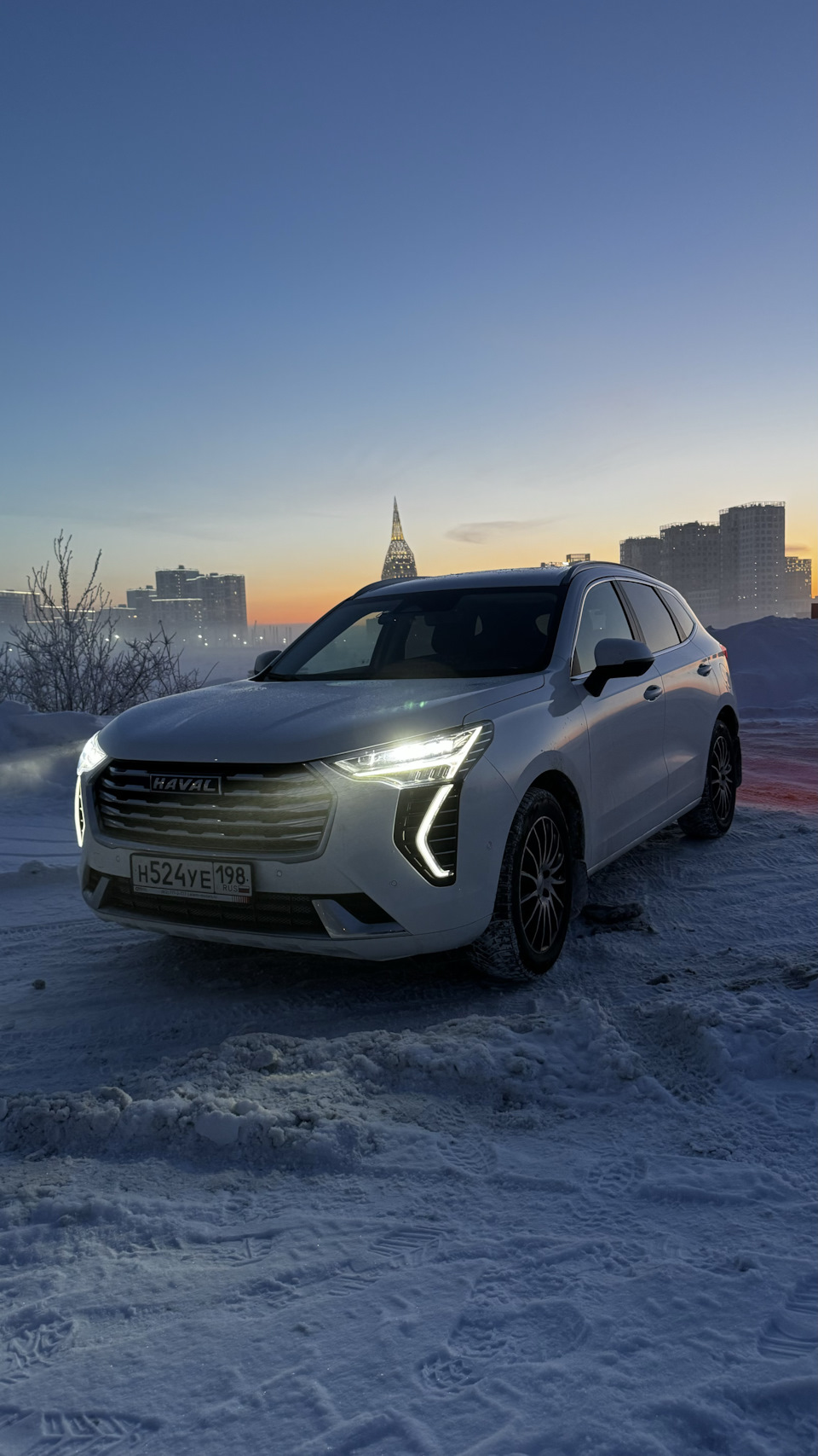 Чувак, мелочь есть ? — Haval Jolion, 1,5 л, 2023 года | аксессуары | DRIVE2