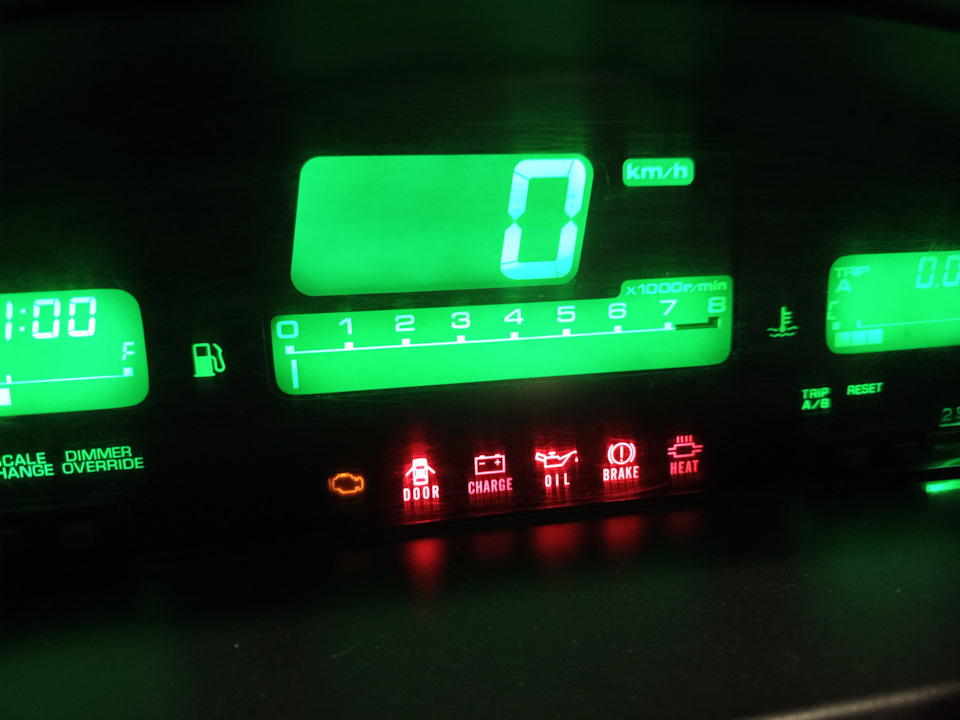 Индикатор CHECK ENGINE. Часть 2. Установка кнопки от Mazda Bongo