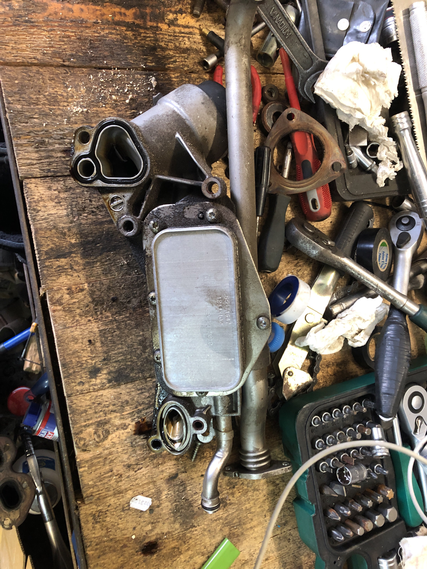 Замена прокладок теплообменника — Opel Astra J GTC, 1,8 л, 2014 года ...