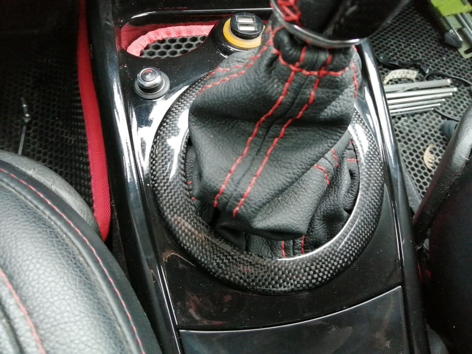 Собрал накладку тоннеля, ламинация карбоном продолжается. — Renault ...