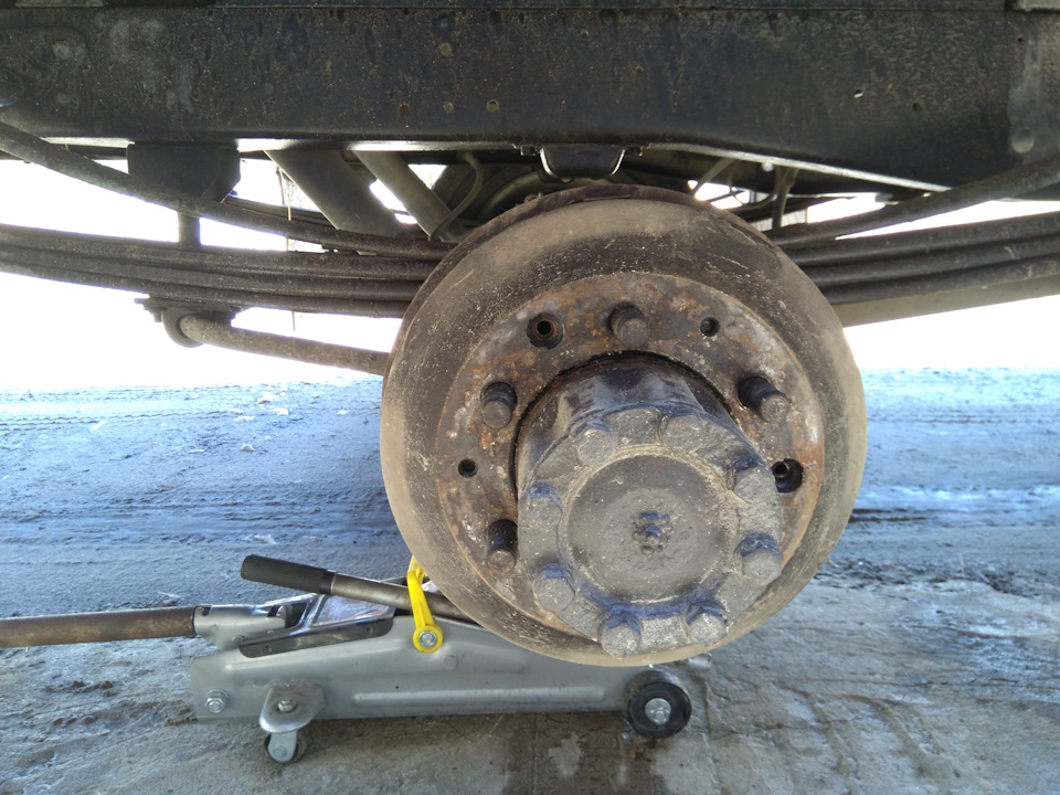 Замена колодок задних . — ГАЗ Газель, 2,9 л, 2011 года | своими руками ...