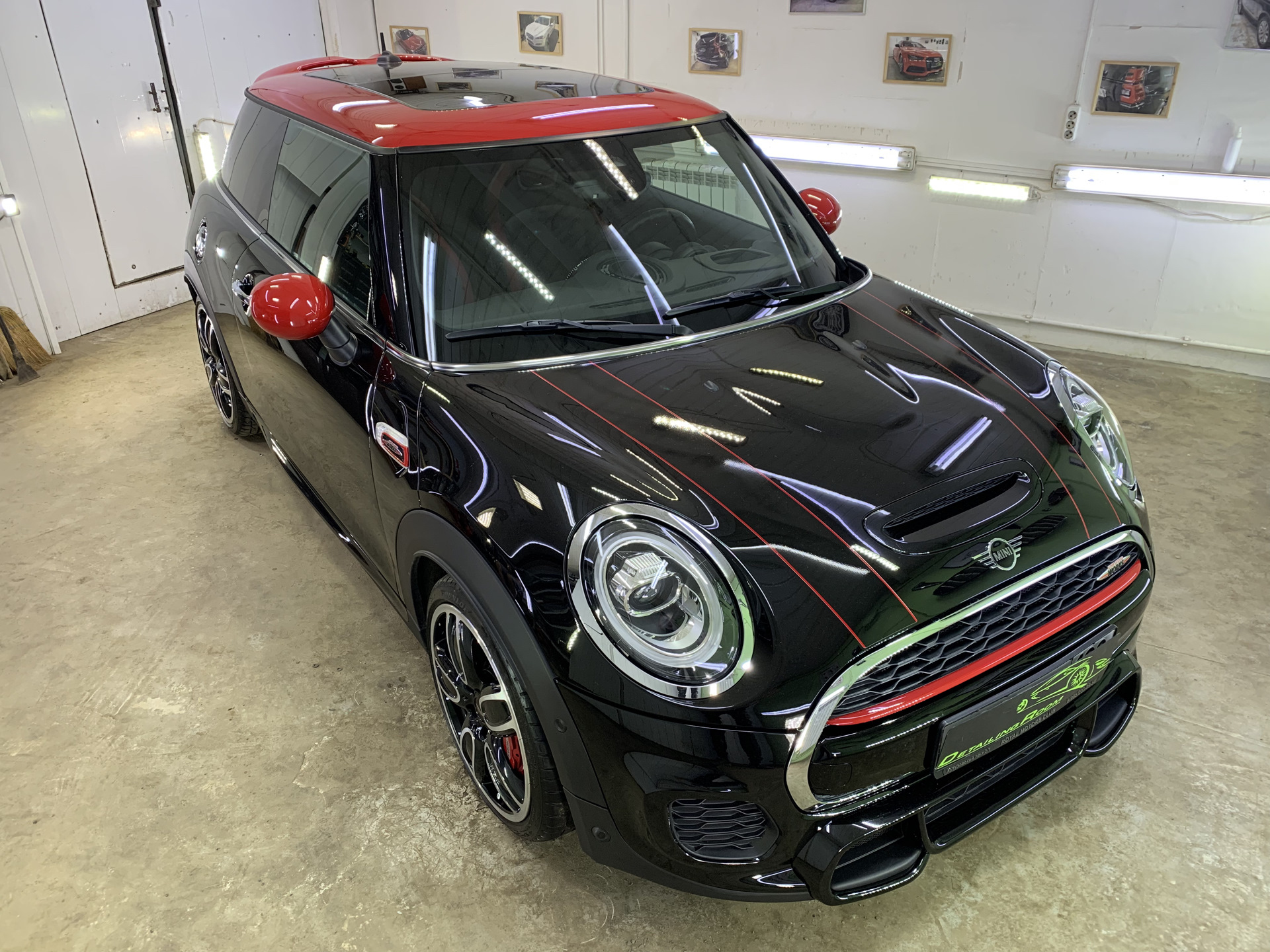 Mini Cooper JCW черный