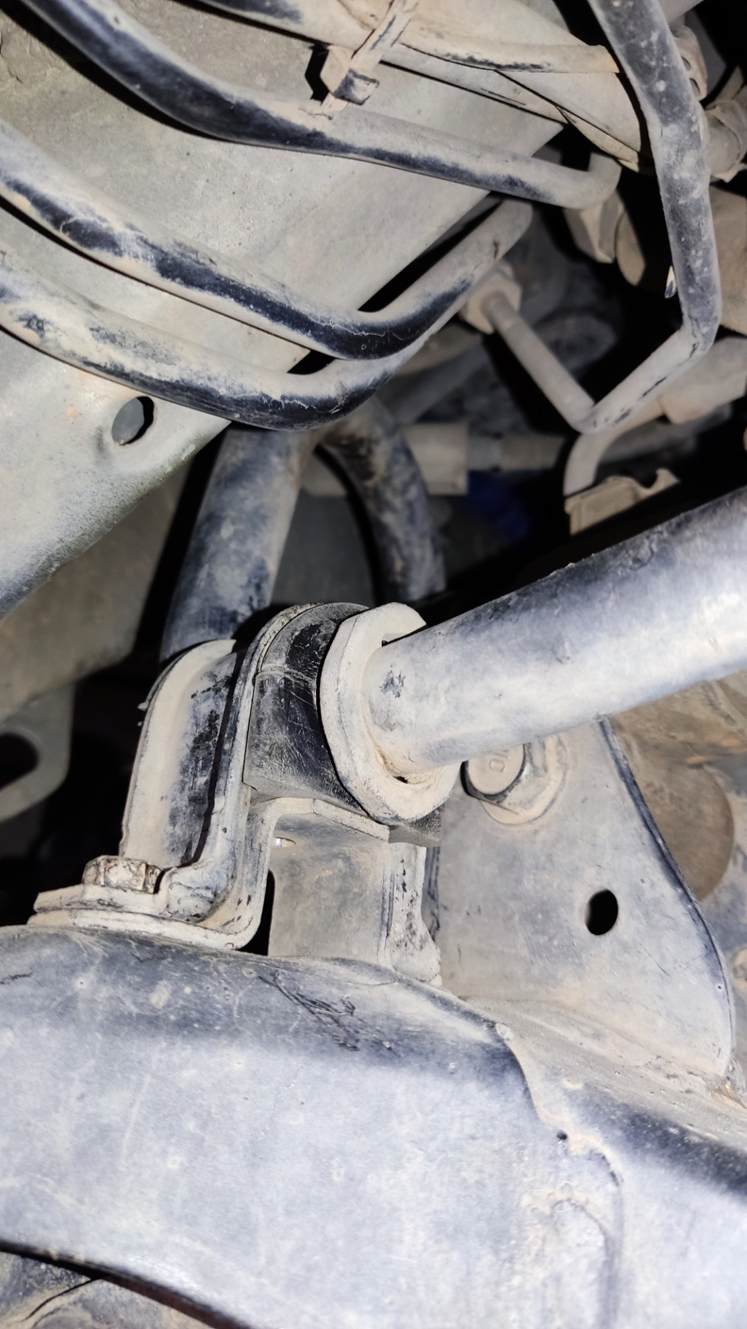 Втулки стабилизатора, отзыв о полиуретане — Toyota Estima (II), 2,4 л ...