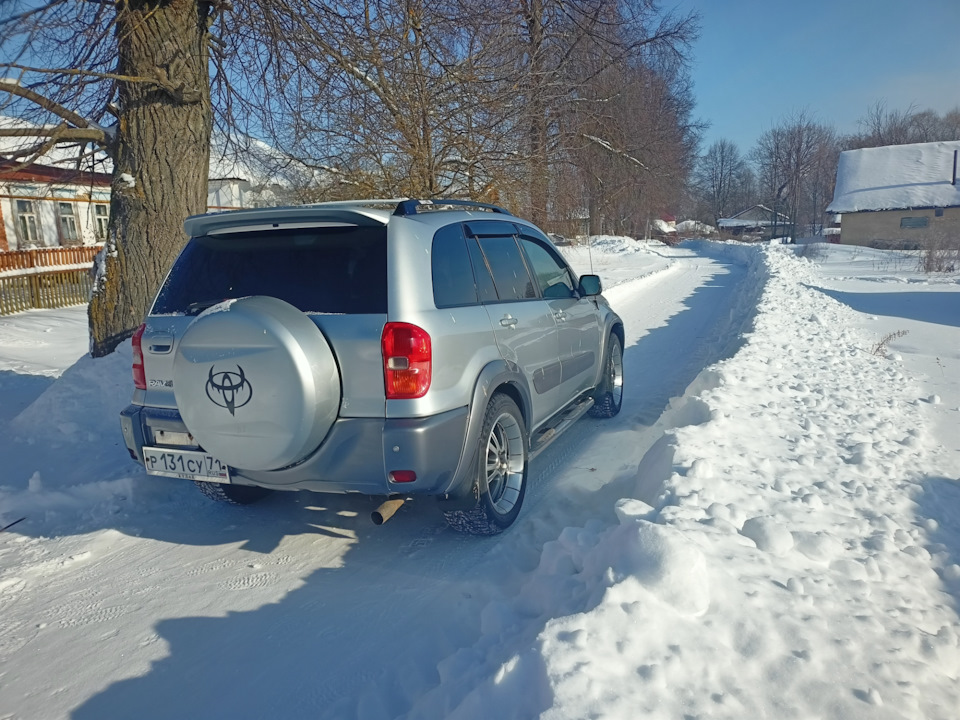 Фото в бортжурнале Toyota RAV4 (II)