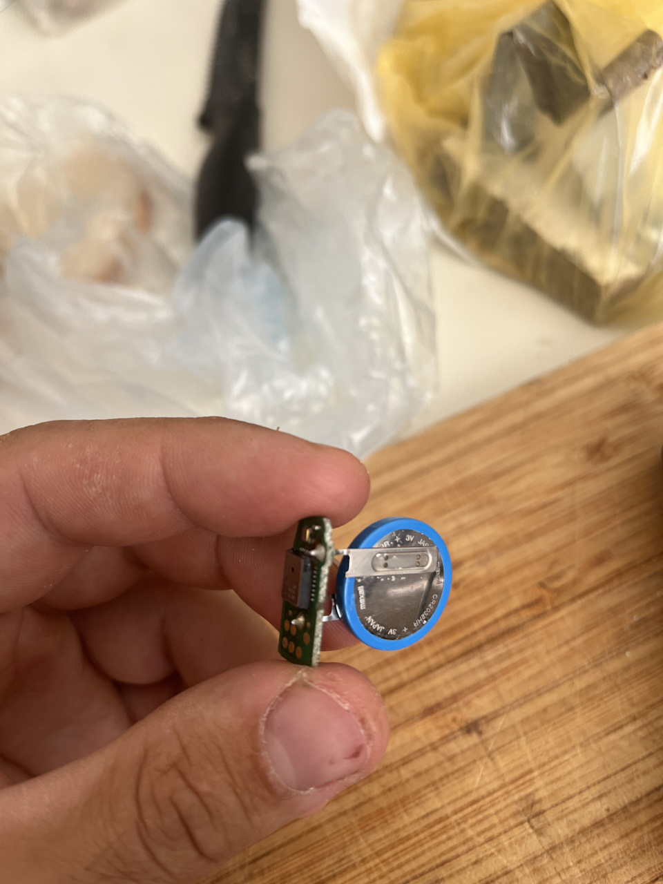 Батарея которая была CR2032HR — Ford Mondeo V