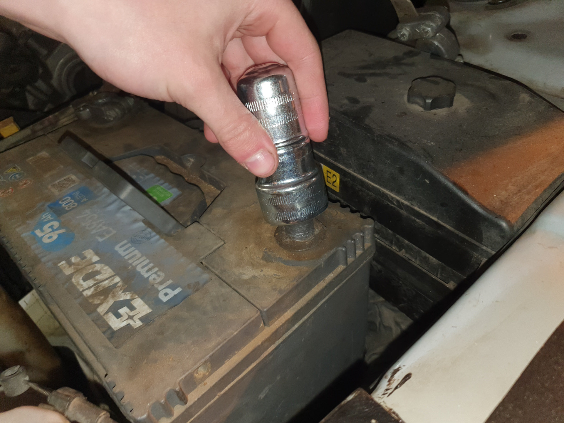 9. Замена клемм аккумулятора + Обзор на Щётку-Ёршик для клемм — KIA ...