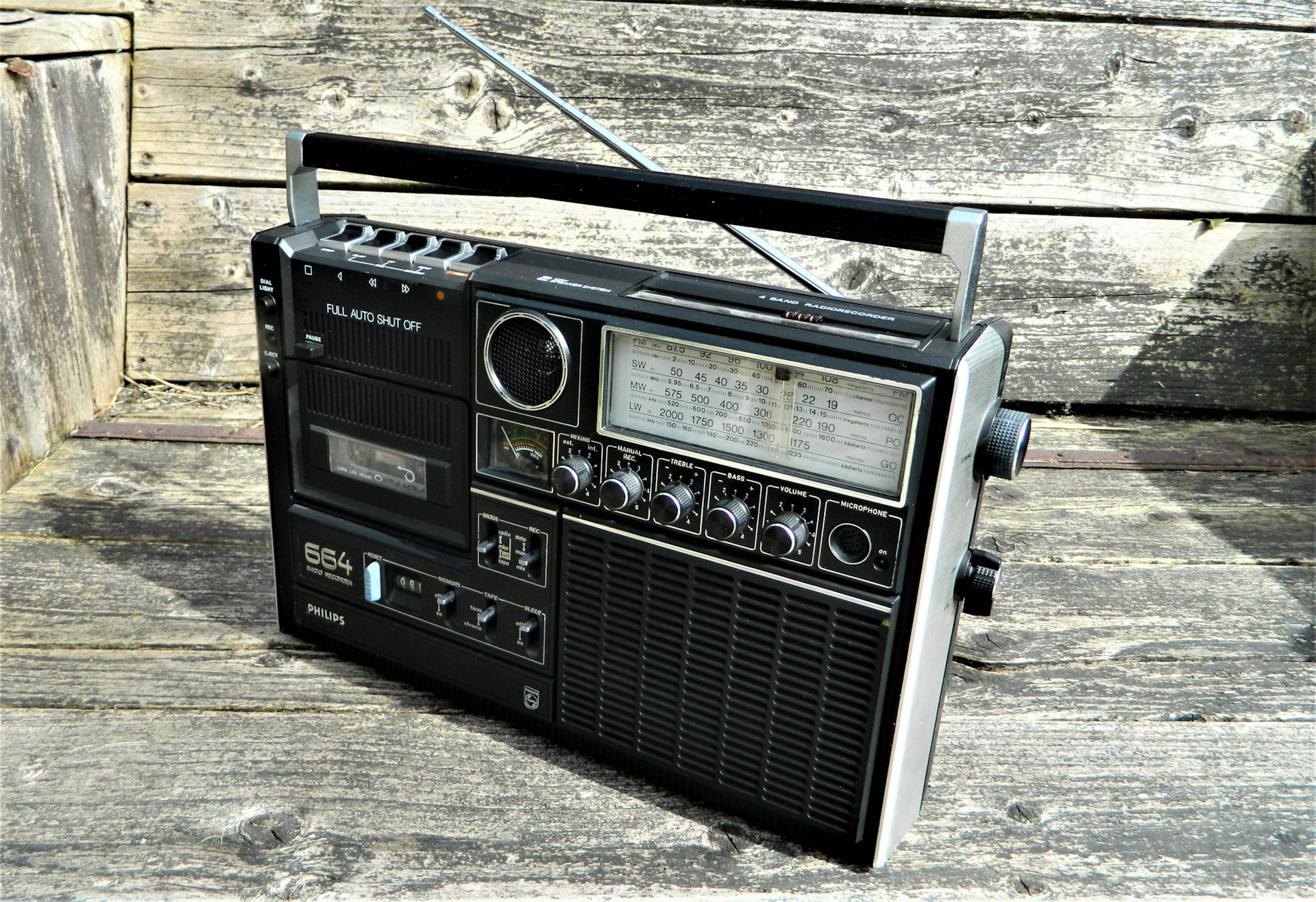 Boombox bb399. Магнитофон радио. Магнитофон. Радиоприемник магнитофон. Радиоприемник магнитофон.