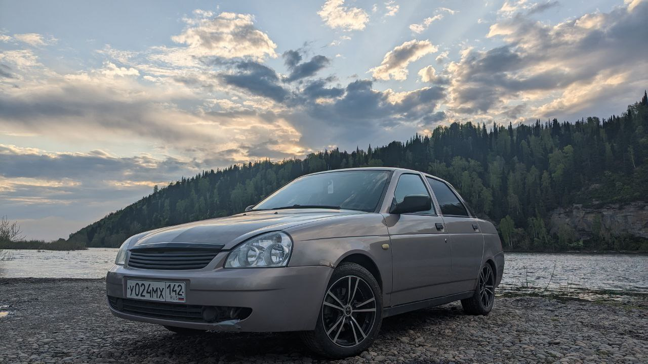 Lada Приора седан 1.6 бензиновый 2007