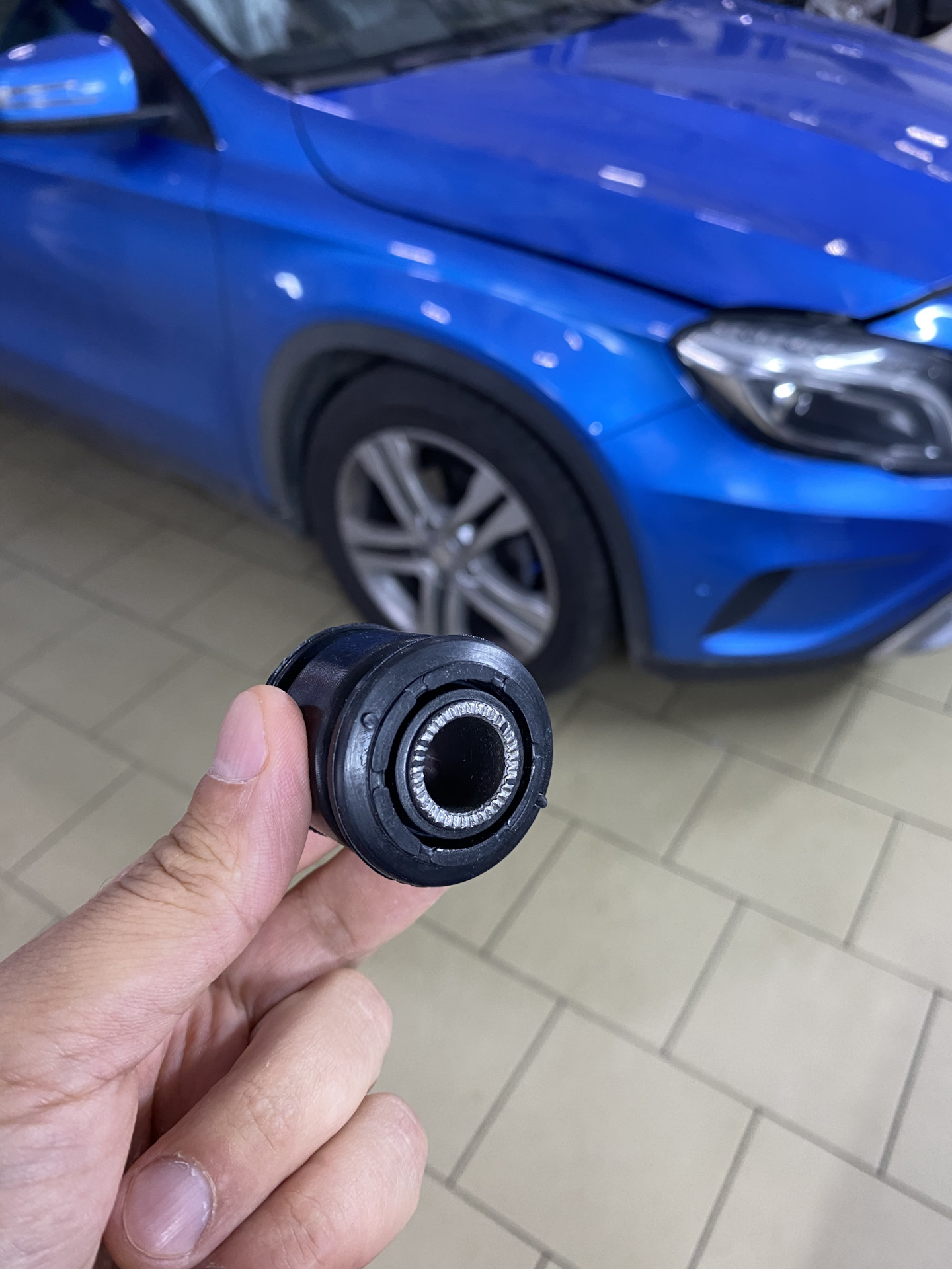 Замена сайлентблока опоры (КОНСОЛЬ) двигателя — Mercedes-Benz GLA-Class ...