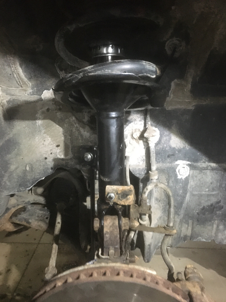 передние стойки на митсубиси асх какие лучше