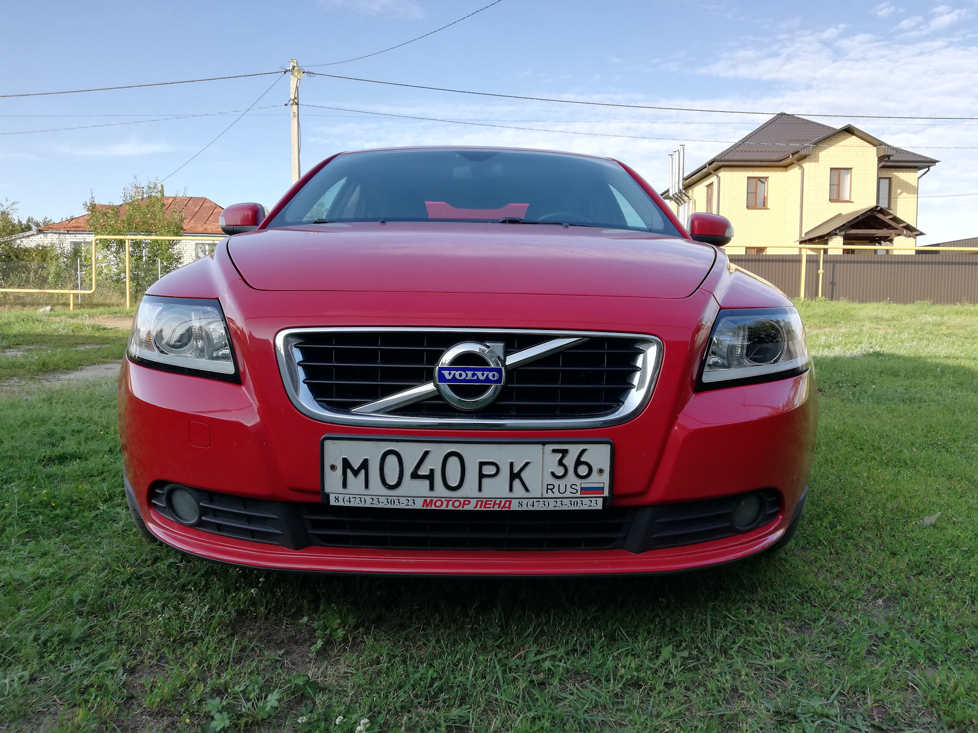 Стекло фары volvo s40