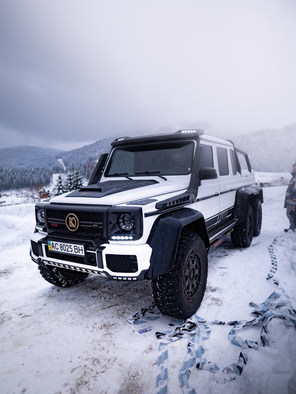 Fotografiya Brabus 6x6