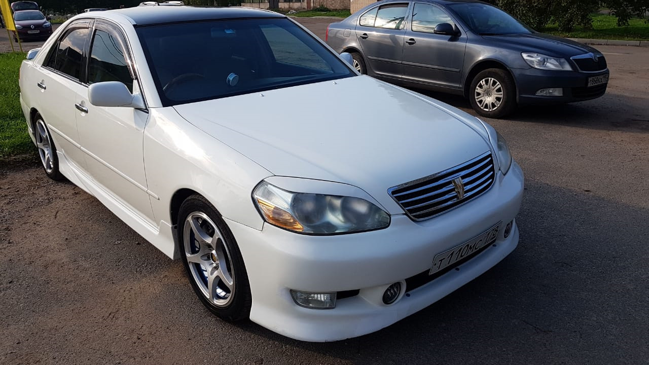 Марки сугроб. Toyota Mark 2000. Toyota Mark II 2000.