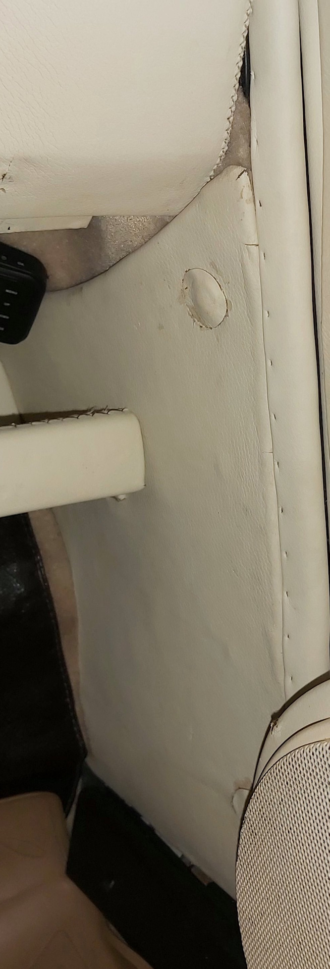 Kick panel в автомобиле