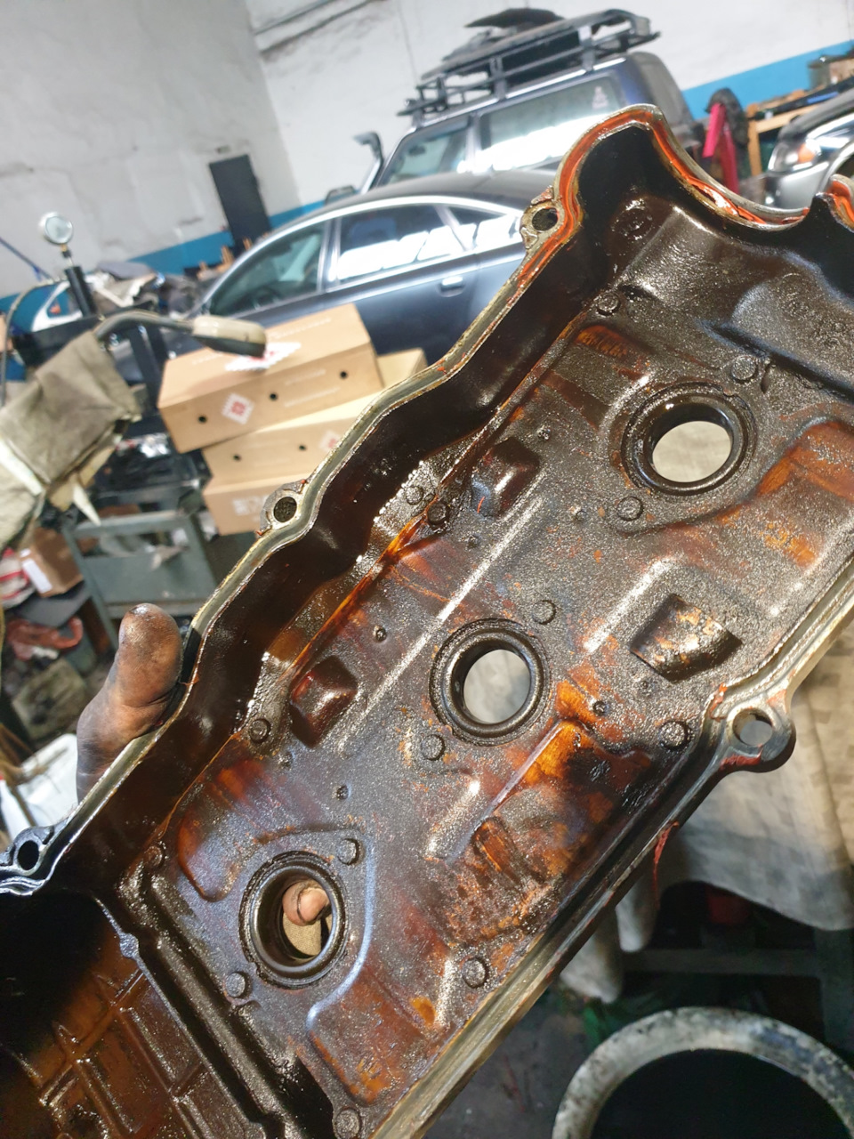 Замена прокладки под клапанной крышкой — Toyota Avalon, 3 л., 1998 года ...