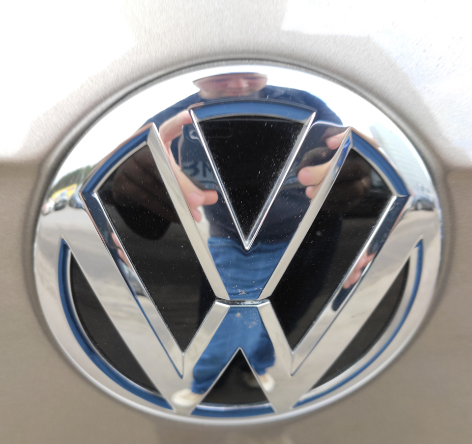 ТО -1, замена эмблемы по гарантии — Volkswagen Tiguan (2G), 1,4 л, 2018 ...