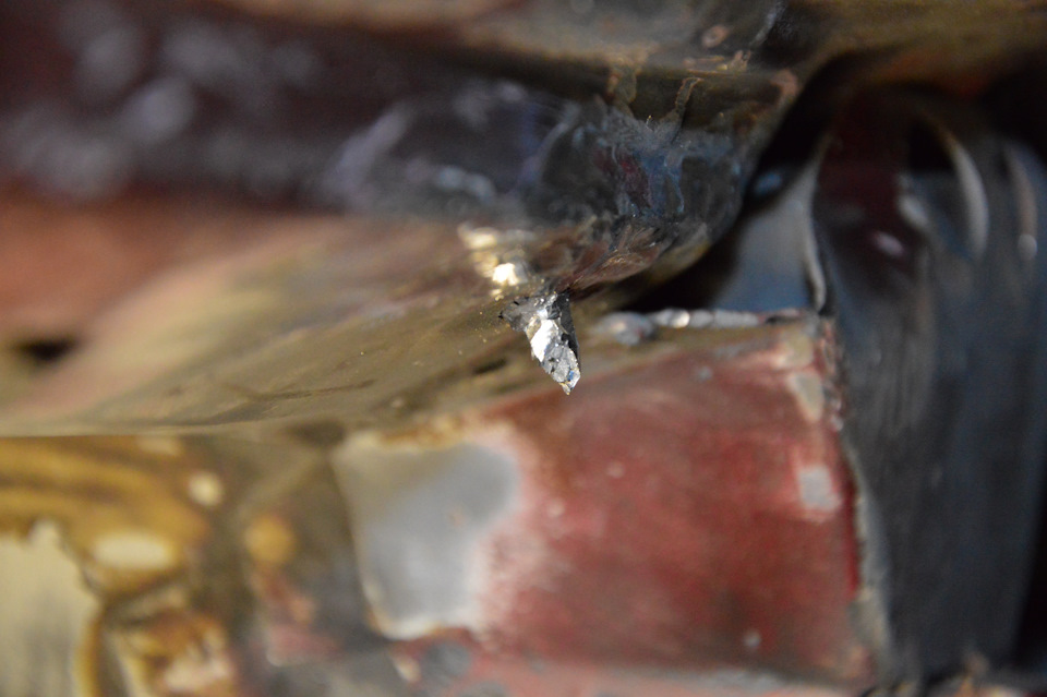 12 — Lada 2120 Надежда