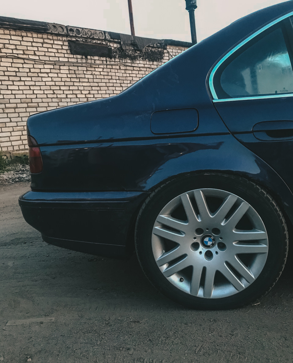 Bmw e90 r18. какие диски подходят на бмв. какие диски подходят на бмв. какие диски подходят на бмв. 405 стиль bmw r19.