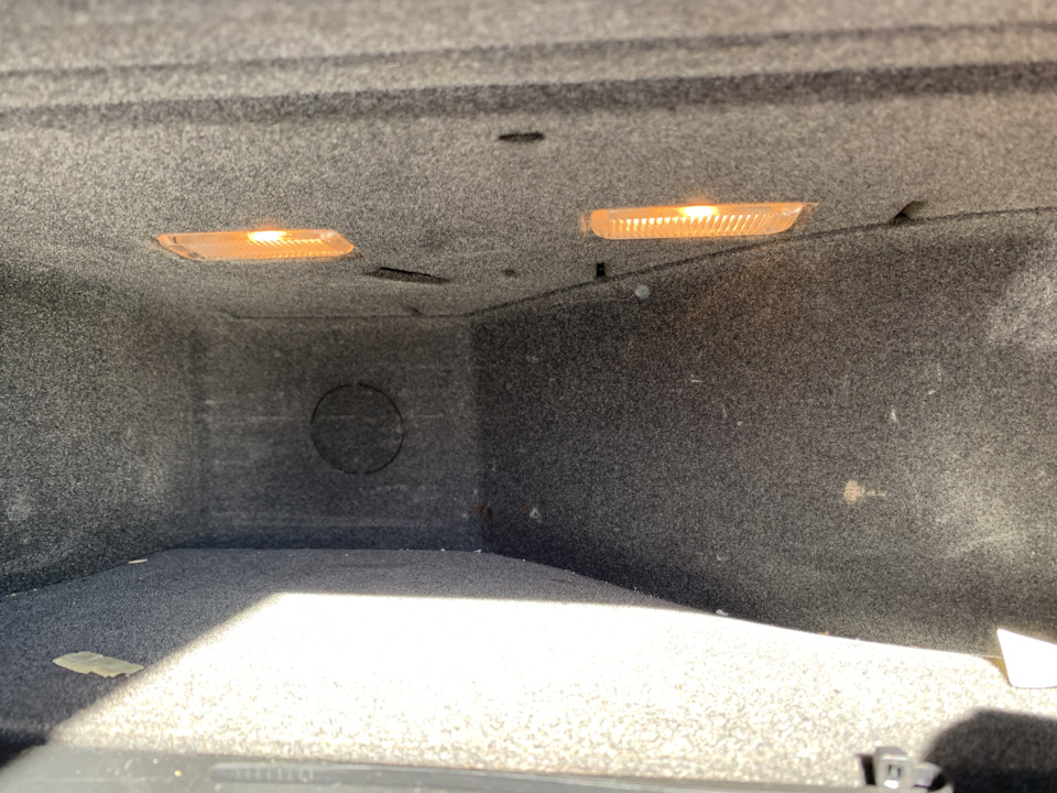 Ремонт подсветки бардачка — Audi A4 (B6), 1,8 л, 2003 года | своими ...