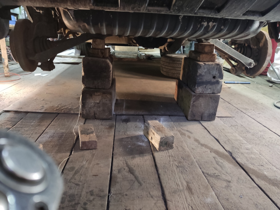 Ржа на внутренней поверхности тормозного диска. Подзарядка АКБ ...