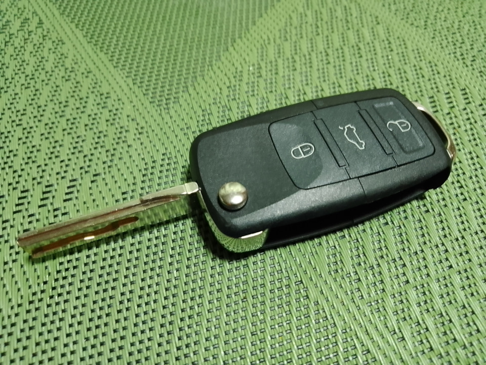 Дубликат ключа# — Volkswagen Jetta IV, 2 л, 2002 года | запчасти | DRIVE2