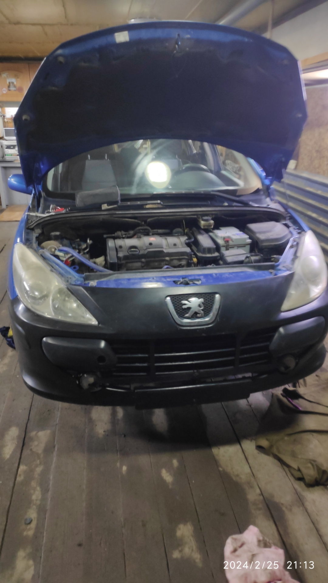 Установка бампера после зимы — Peugeot 307, 1,6 л, 2006 года | своими ...