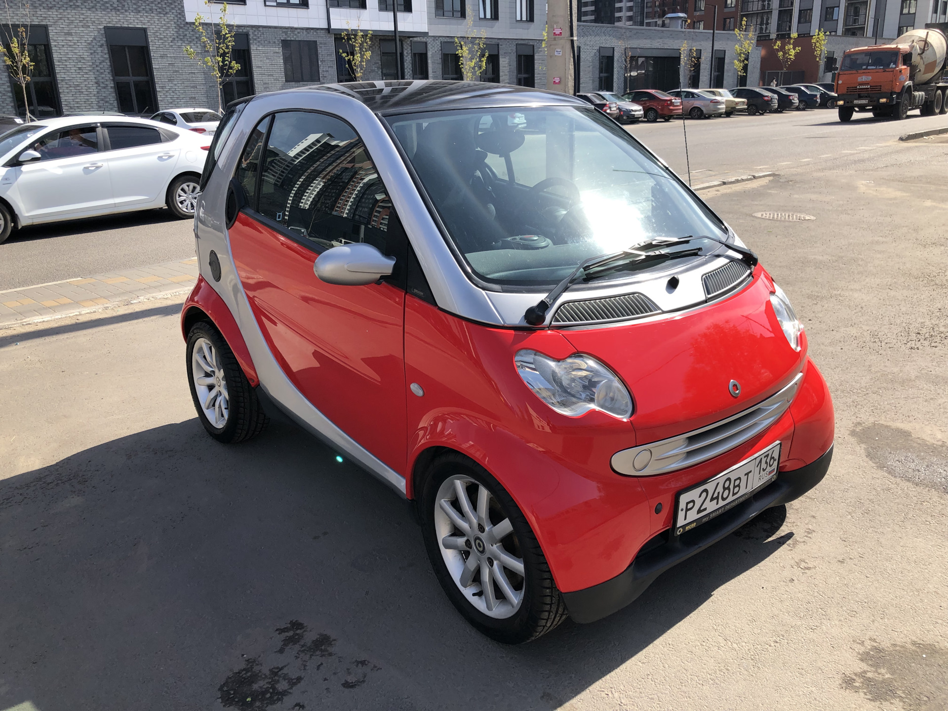 Смартик для дошкольников. Smart Fortwo i Рестайлинг. Смартик машина. Автомобиль Smart 2004 года. Мерседес Смартик.