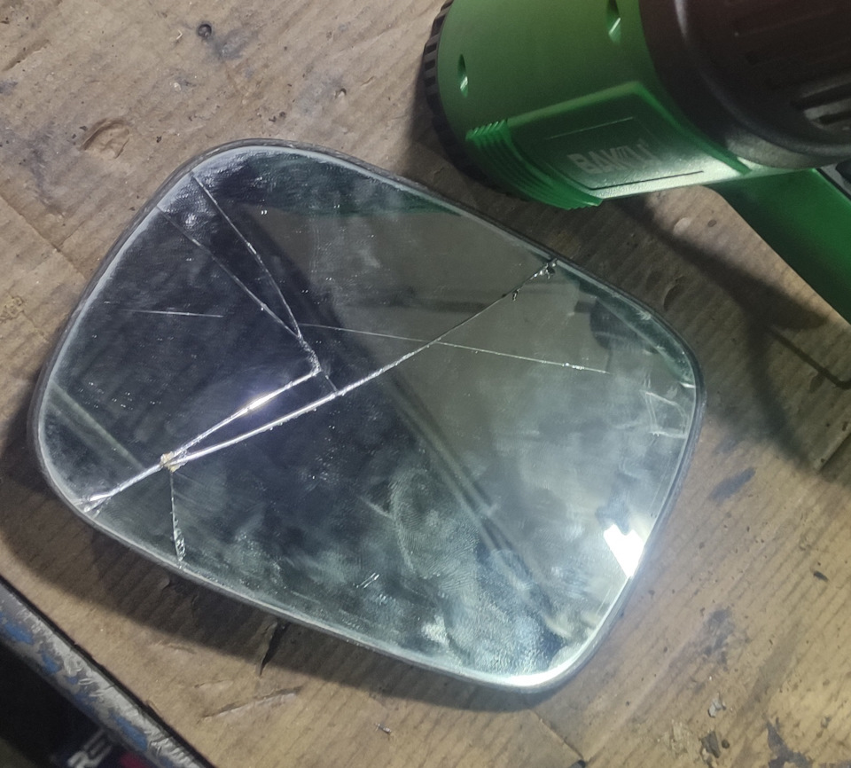 Замена зеркального элемента на уличном зеркале заднего вида! — Toyota ...