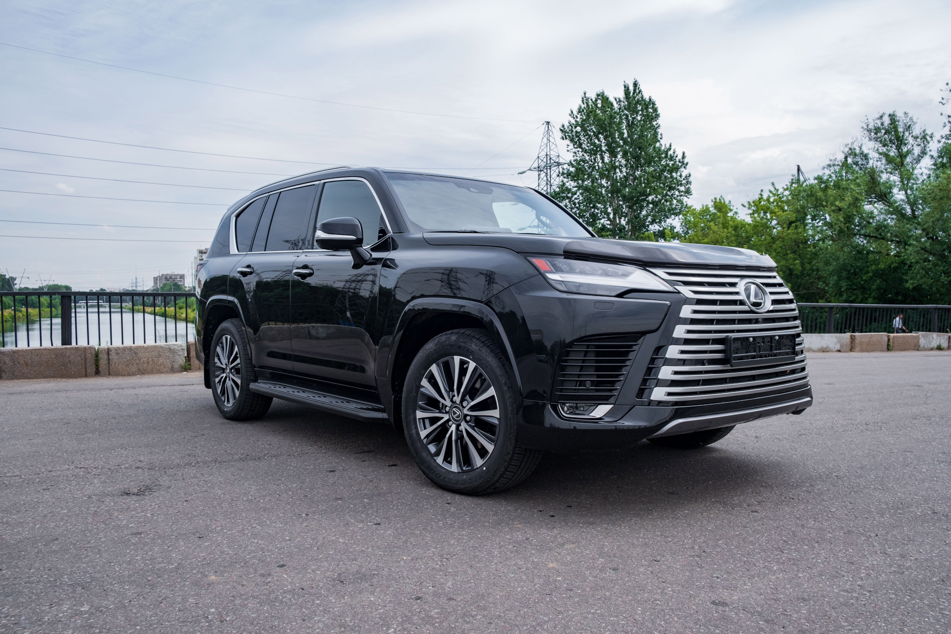 Lexus lx 600 фото