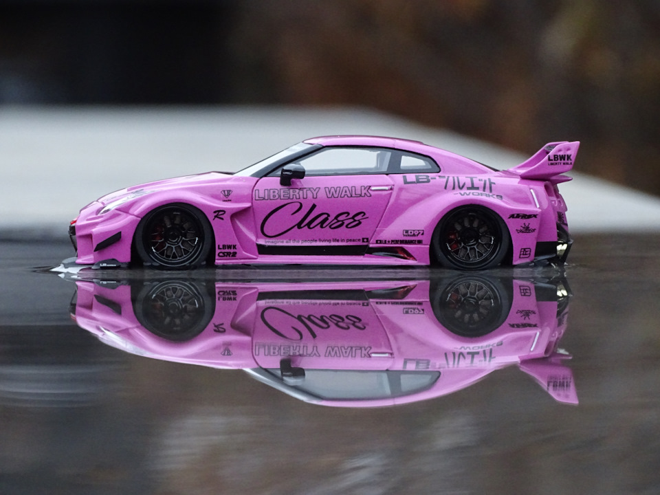 Liberty Walk Nissan GT-R ミニカー 1/43 Nissan GT-R Liberty Walk Silhouette Works Ver.1 TSM 1/43