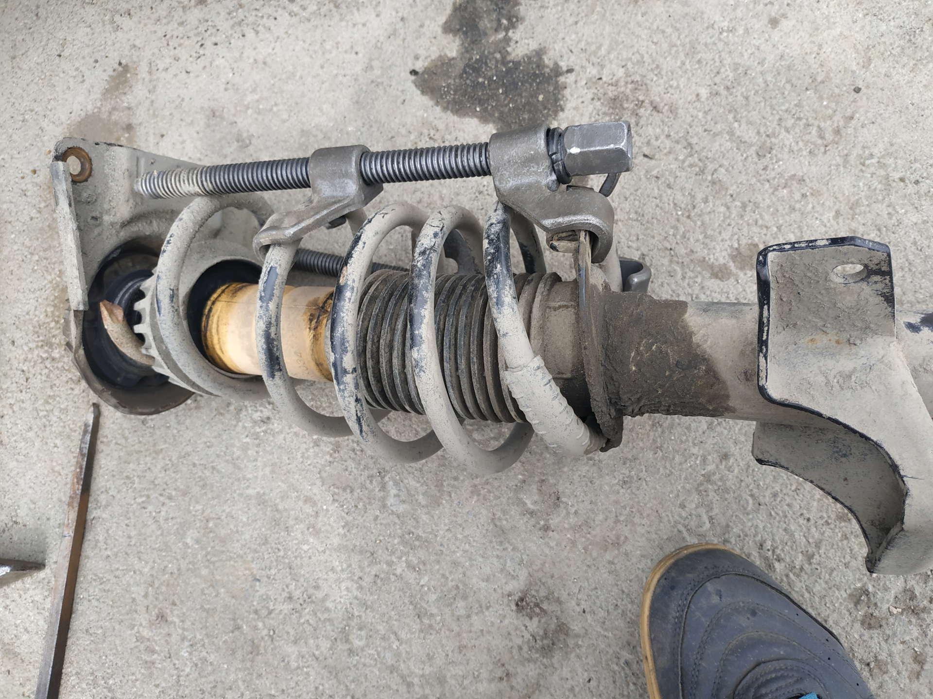 форд мондео 4 задние тормоза. замена задних тормозных колодок форд мондео 4 рестайлинг. задние колодки фф3. стойки стабилизатора задние форд мондео 3 седан nk31d4. форд мондео 3 замена задних.