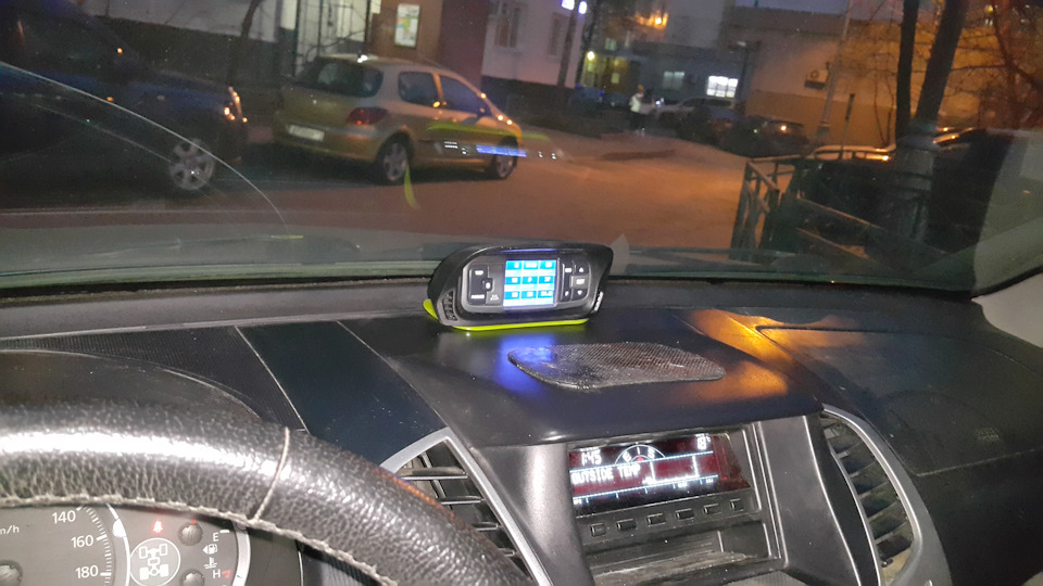 Вид установленного на постоянку. — Mitsubishi L200 (4G)