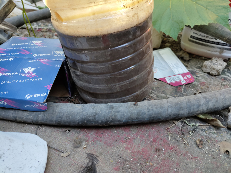 Погнало масло в антифриз — Volkswagen Touran (1G), 1,9 л, 2005 года ...