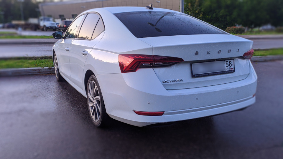 Skoda Octavia Clear White