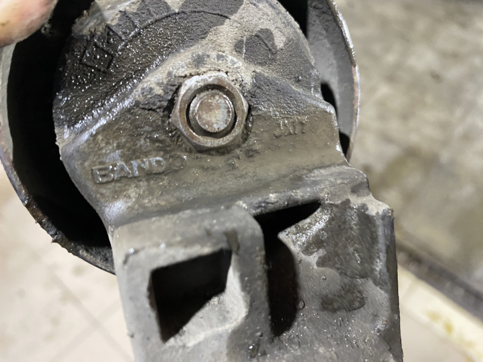 Если я не ошибаюсь то это оригинал, возможно еще с завода — Mitsubishi Lancer IX