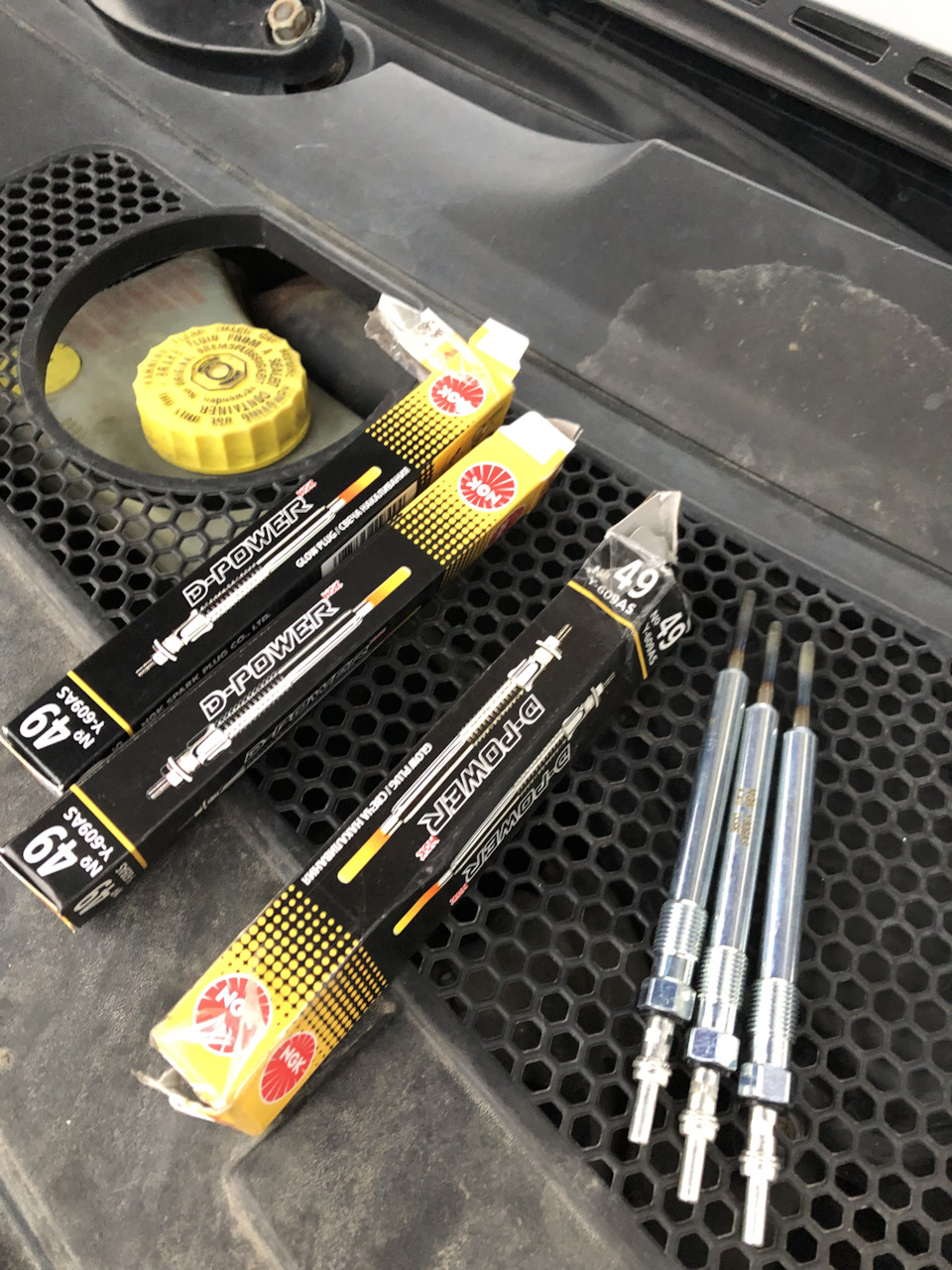 Замена свечей накала 3/6 NGK — Audi A6 (C6), 3 л, 2005 года | визит на ...