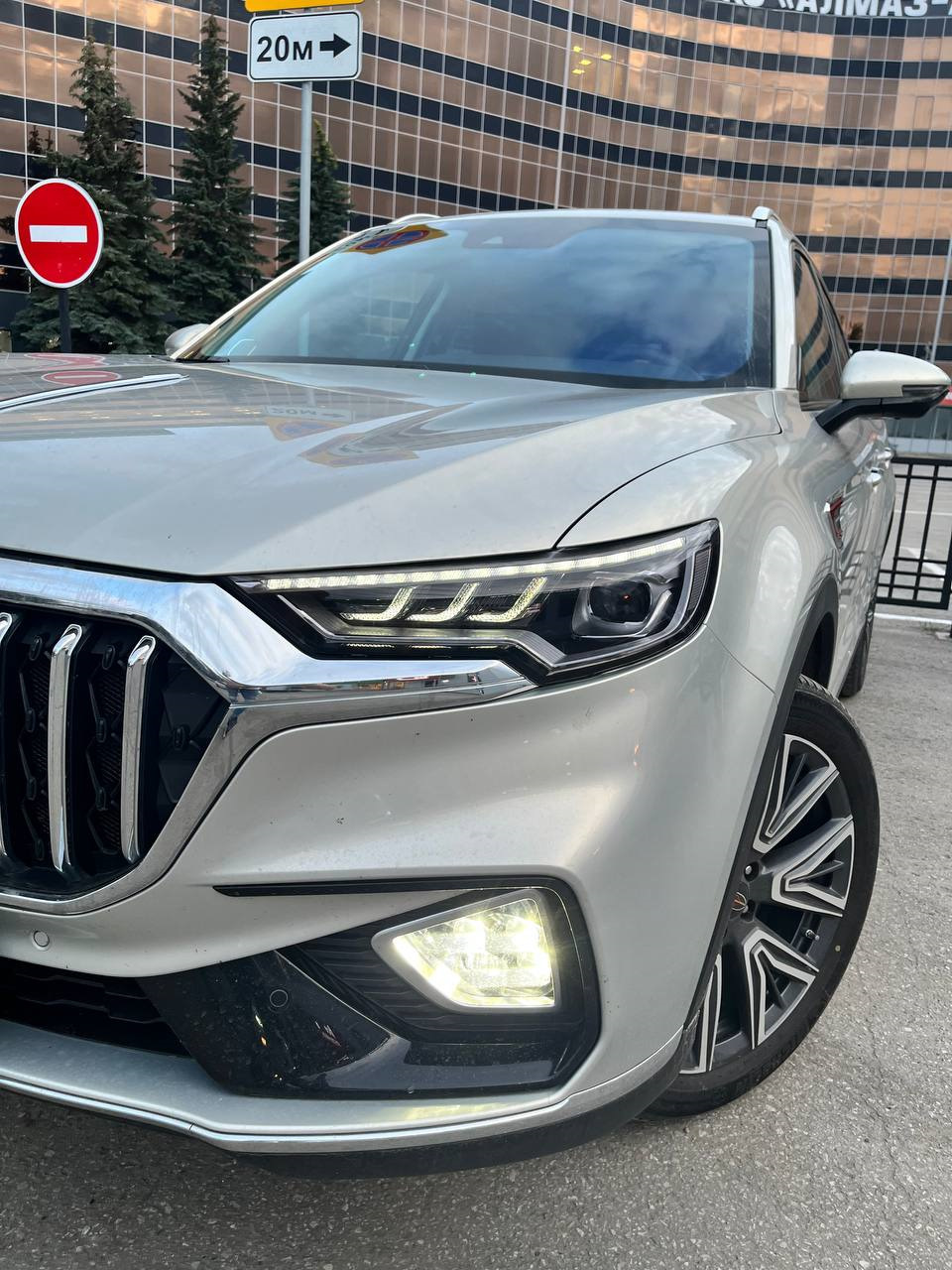 Фото в бортжурнале Hongqi HS5