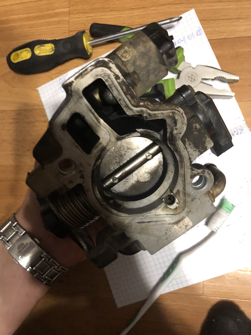 Чистка дроссельной заслонки — Lada Приора хэтчбек, 1,6 л, 2011 года ...