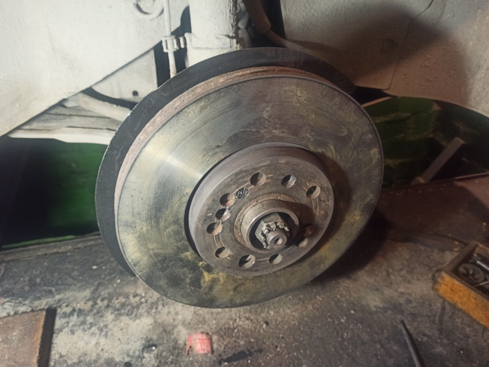 №258🇧🇪 Грязезащитные щитки передних тормозных дисков 288мм