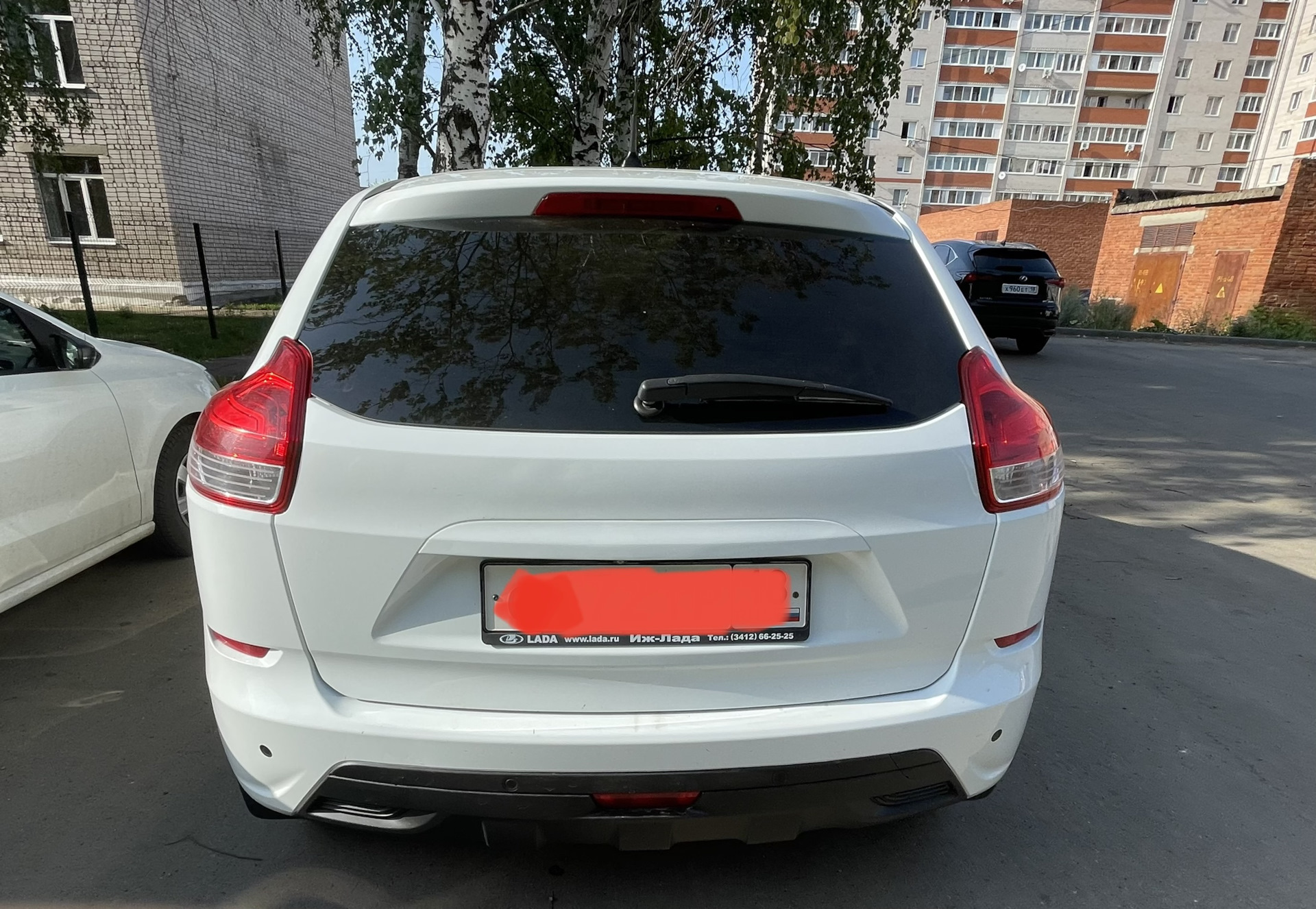 Замена накладки молдинга багажника Xray — Lada XRAY, 1,6 л, 2016 года ...