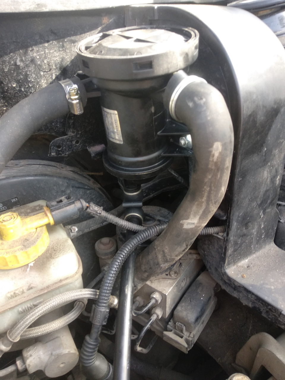 Установка маслоотделитель от Киа — Volkswagen Golf Mk4, 1,6 л., 1997 ...