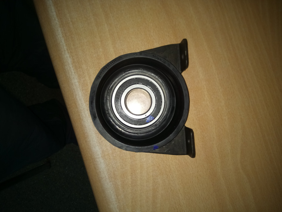 Подвесной подшипник от старой газели — Nissan Datsun (D21), 2,7 л, 1992 ...