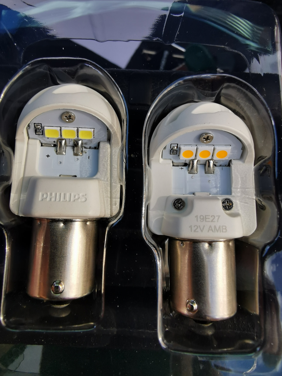 LED лампы Philips P21W и PY21W в задние фонари — Skoda Octavia A7 Mk3 ...