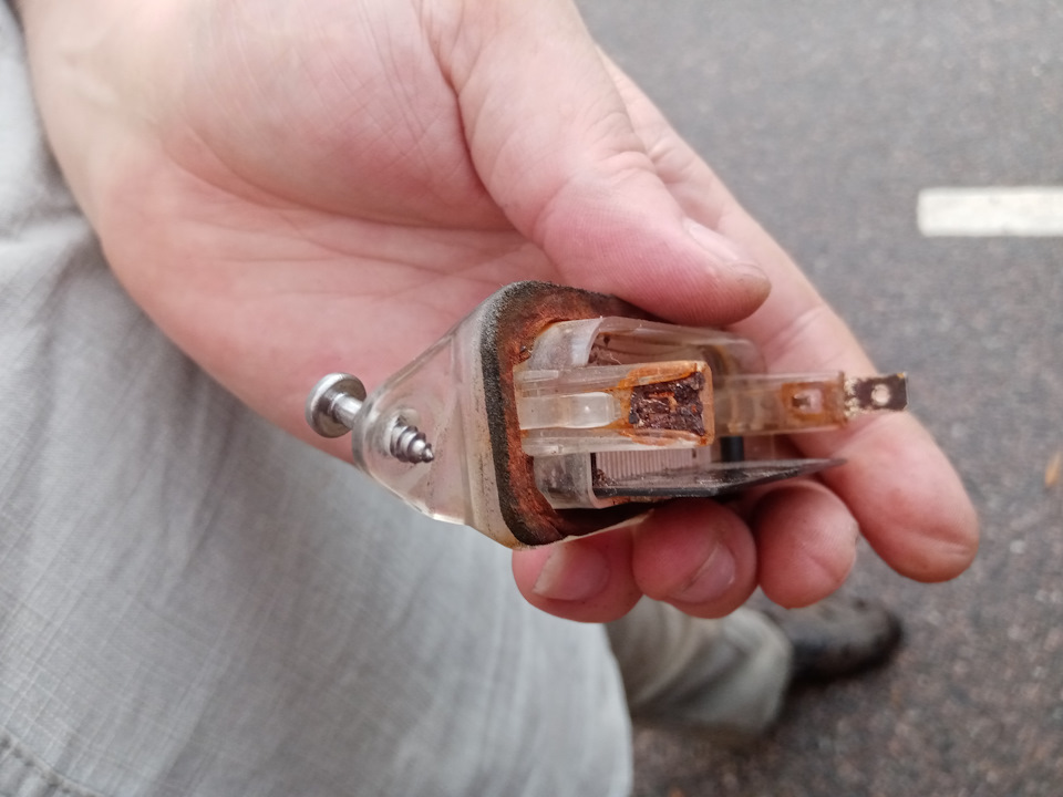 Замена лампочек регистрационного номера — DRIVE2